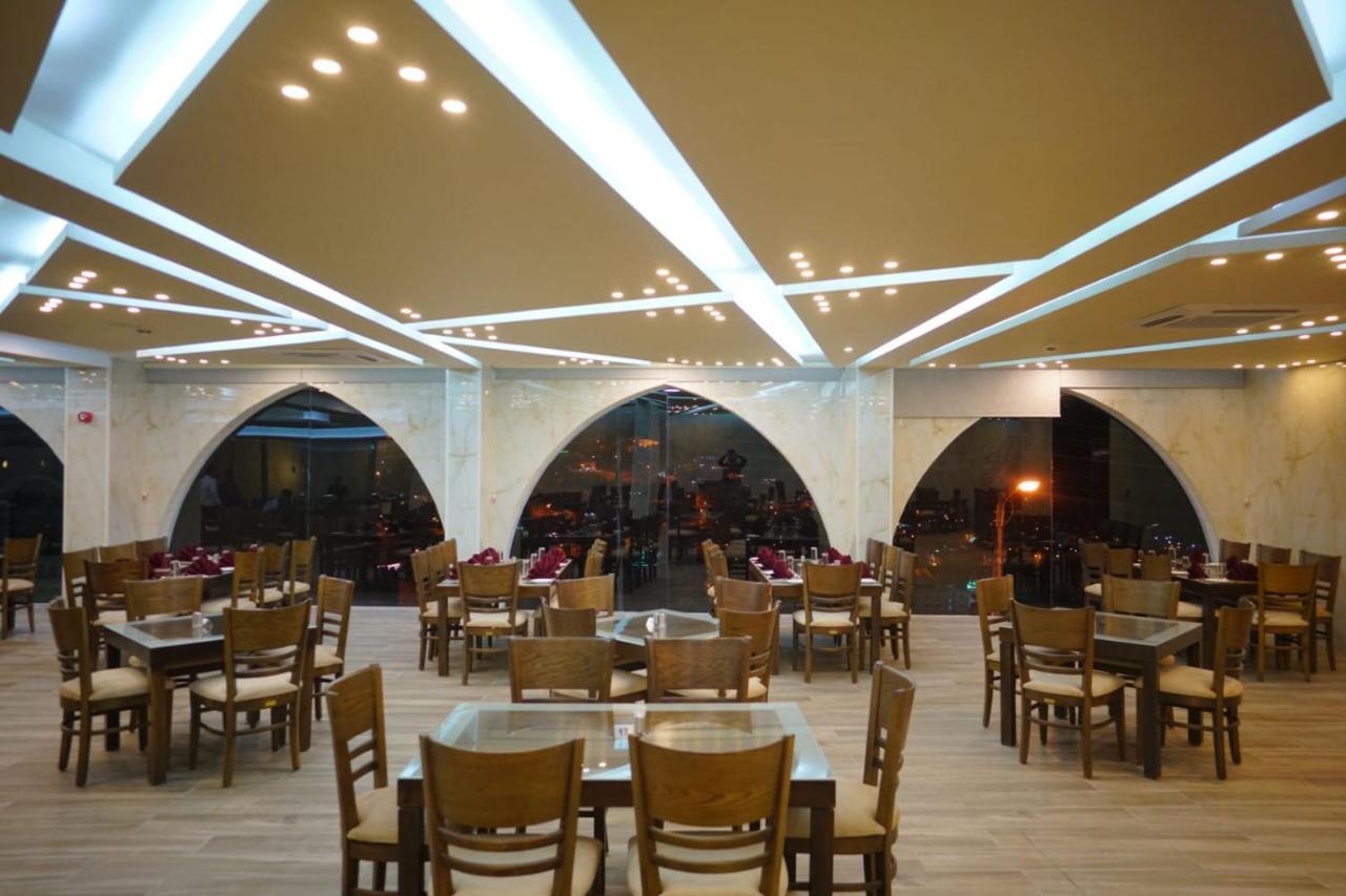 Petra Elite Hotel 와디무사 외부 사진